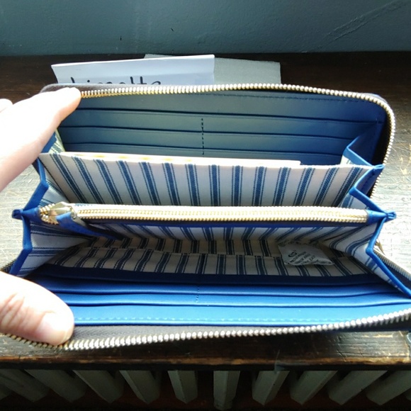 Beacon Collection Large Zip Around Wallet - Picture 3 of 3